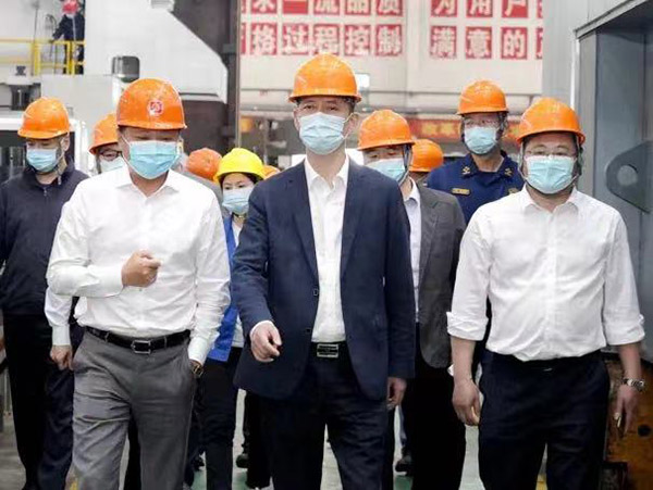 市政府黨組成員、新區(qū)黨工委副書記錢洪文蒞臨我司考察指導.jpg